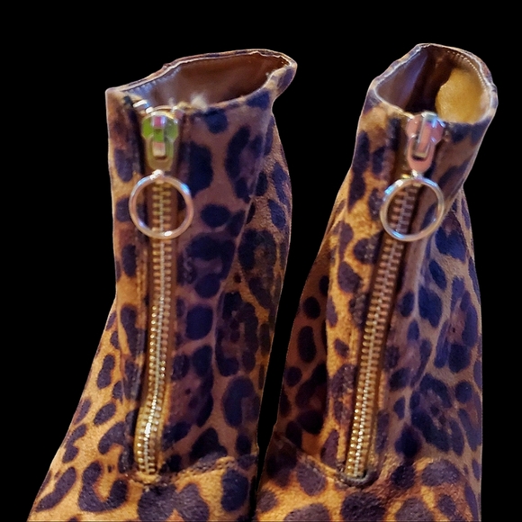 C Comfort Leopard Print Ankle Block Heel Booties With Zip Front. - Picture 3 of 9